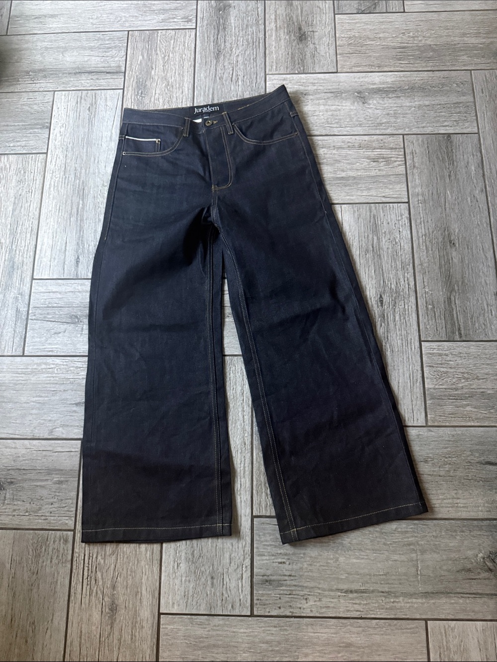 Dark Wide-Leg Jeans - Black